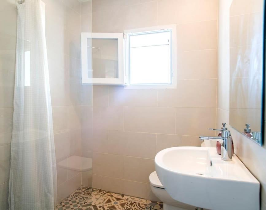 Willa 20 Min From Bcn- Charming House W/ Pool & Bbq Area Cervelló Zewnętrze zdjęcie