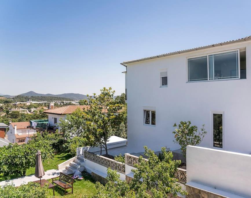 Willa 20 Min From Bcn- Charming House W/ Pool & Bbq Area Cervelló Zewnętrze zdjęcie